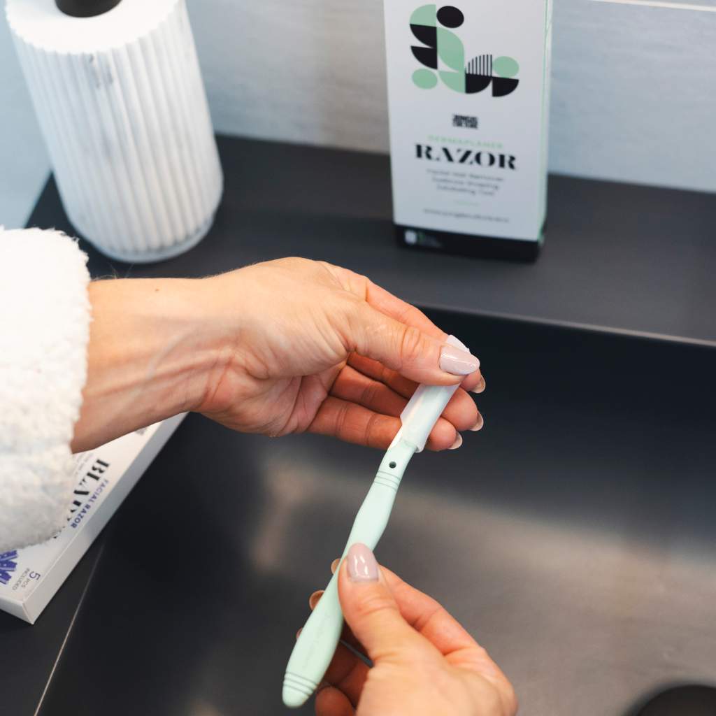 Dermaplaner Eyebrow Razor - Reusable Metal Razors (Shaper)